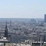 Studio dernier étage last Floor vue view Paris parking garage